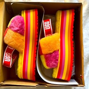 Ugg Cult Classic! Disco Checker Slides instant sell-out! One boxed new pair